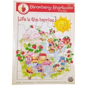 VTG Strawberry Shortcake Tray Frame Puzzle Craft Master 1981 Life is the Berries